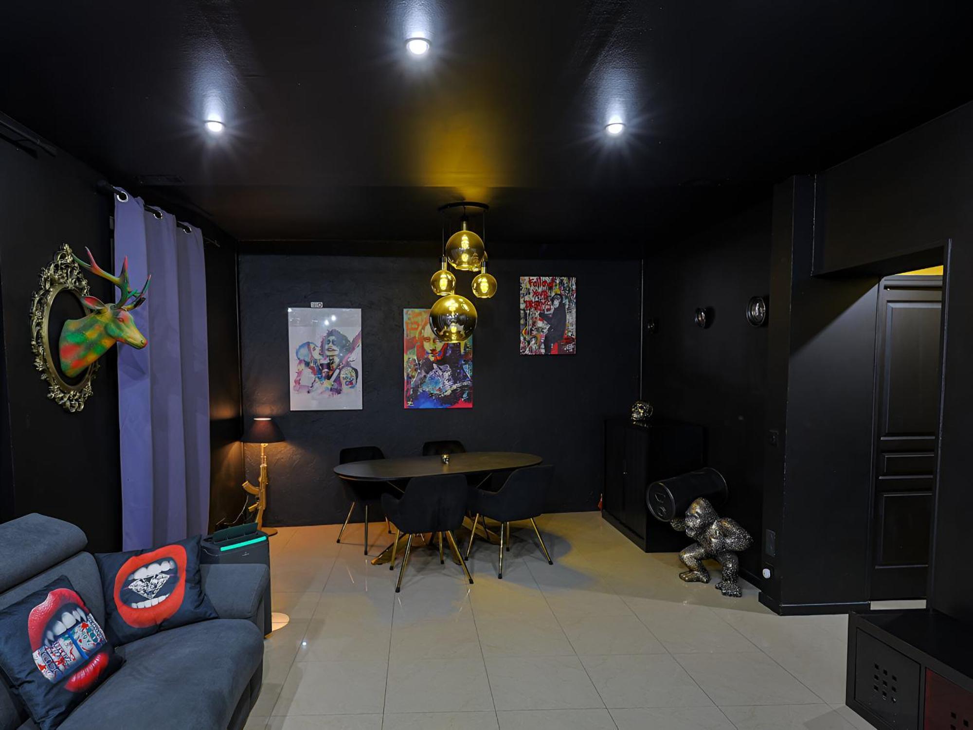Appartement Pop Art - Asterix,Cdg,Chantilly,Disney La Chapelle-en-Serval Exterior photo